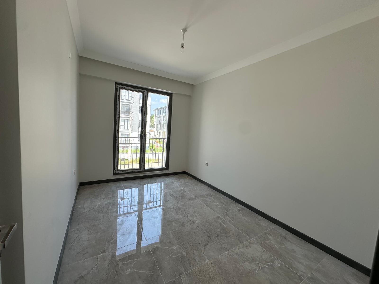 YENİ MAHALLE’DE 3+1 140 M² SATILIK LÜKS DAİRELER