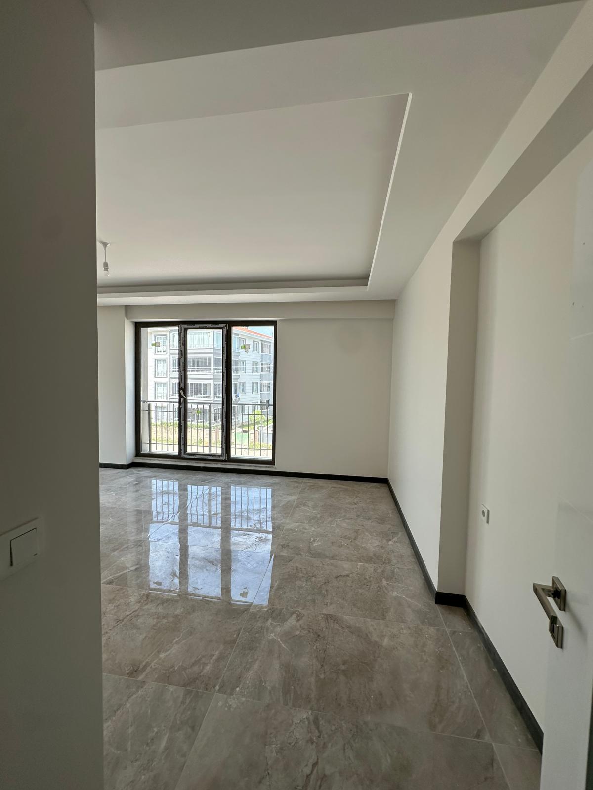 YENİ MAHALLE’DE 3+1 140 M² SATILIK LÜKS DAİRELER