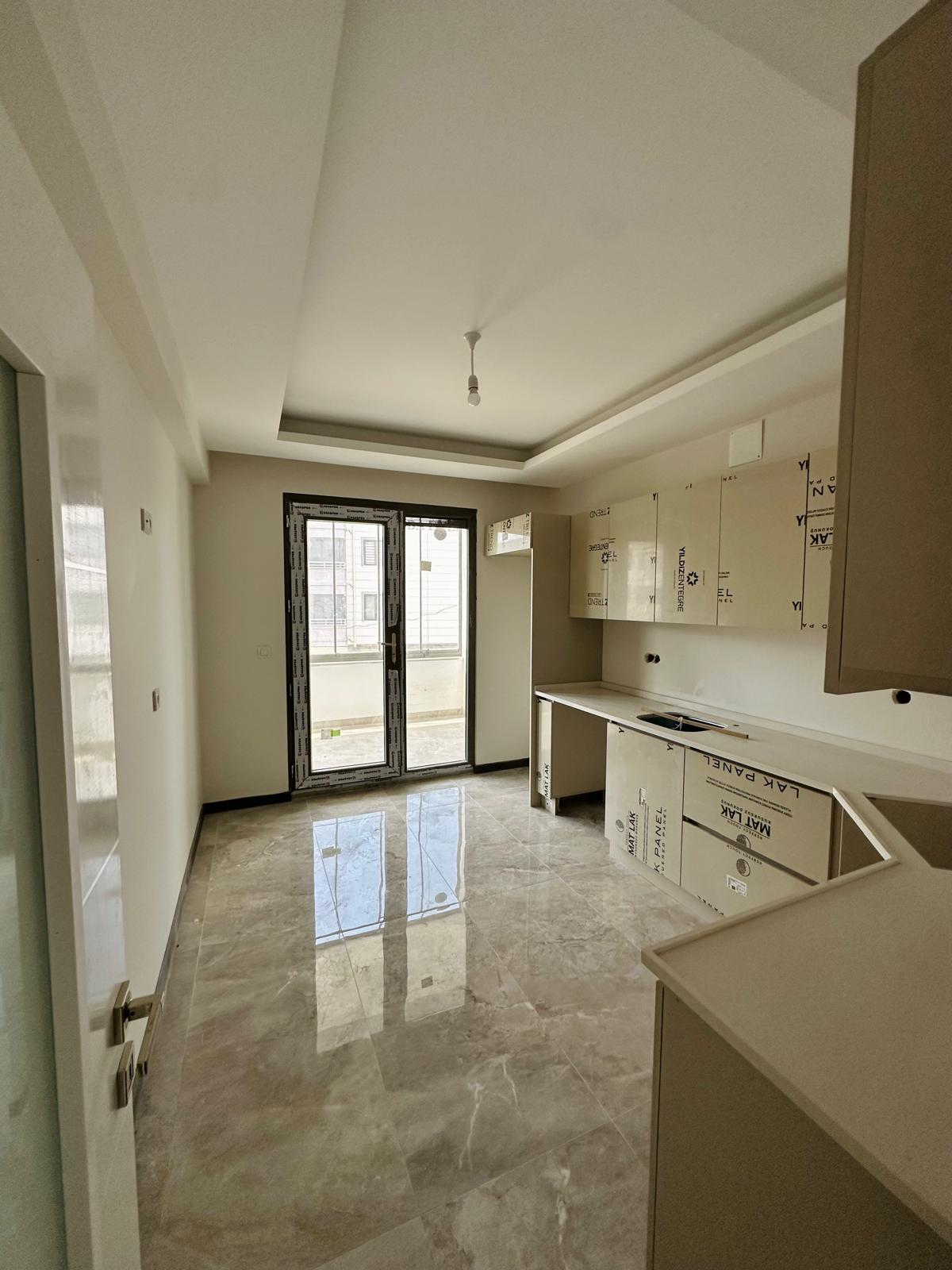YENİ MAHALLE’DE 3+1 140 M² SATILIK LÜKS DAİRELER