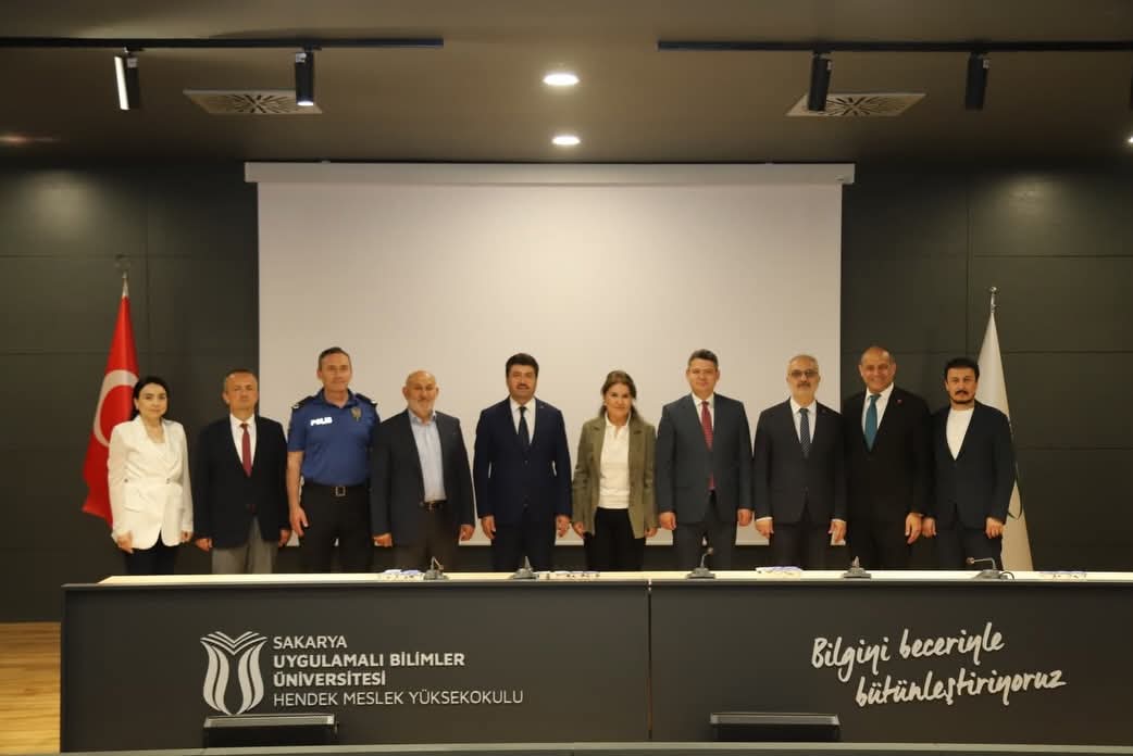 Hendek MYO’dan etkinliklerle dolu Kariyer Zirvesi