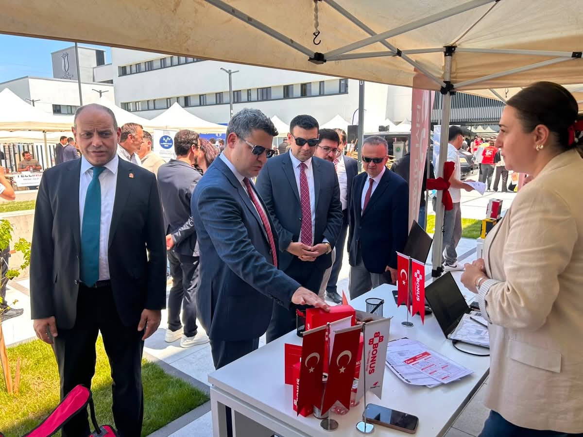 Hendek MYO’dan etkinliklerle dolu Kariyer Zirvesi