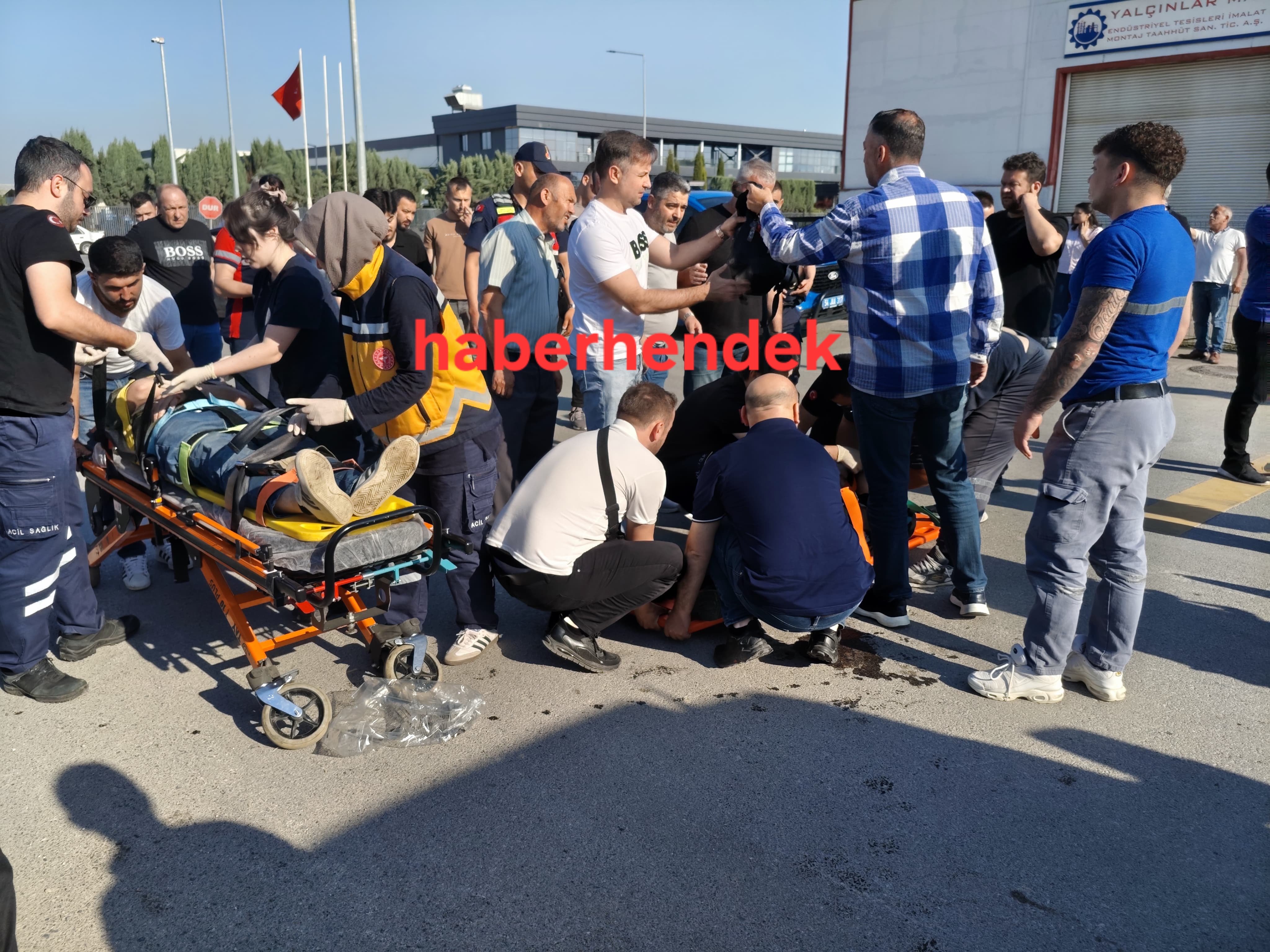 otomobil ile motosiklet çarpıştı
