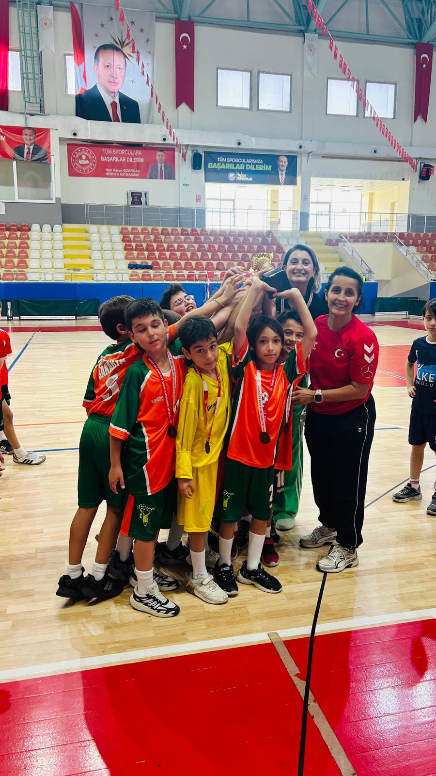Minik Erkekler Hentbol İl Birinciliği Hendek'te Tamamlandı
