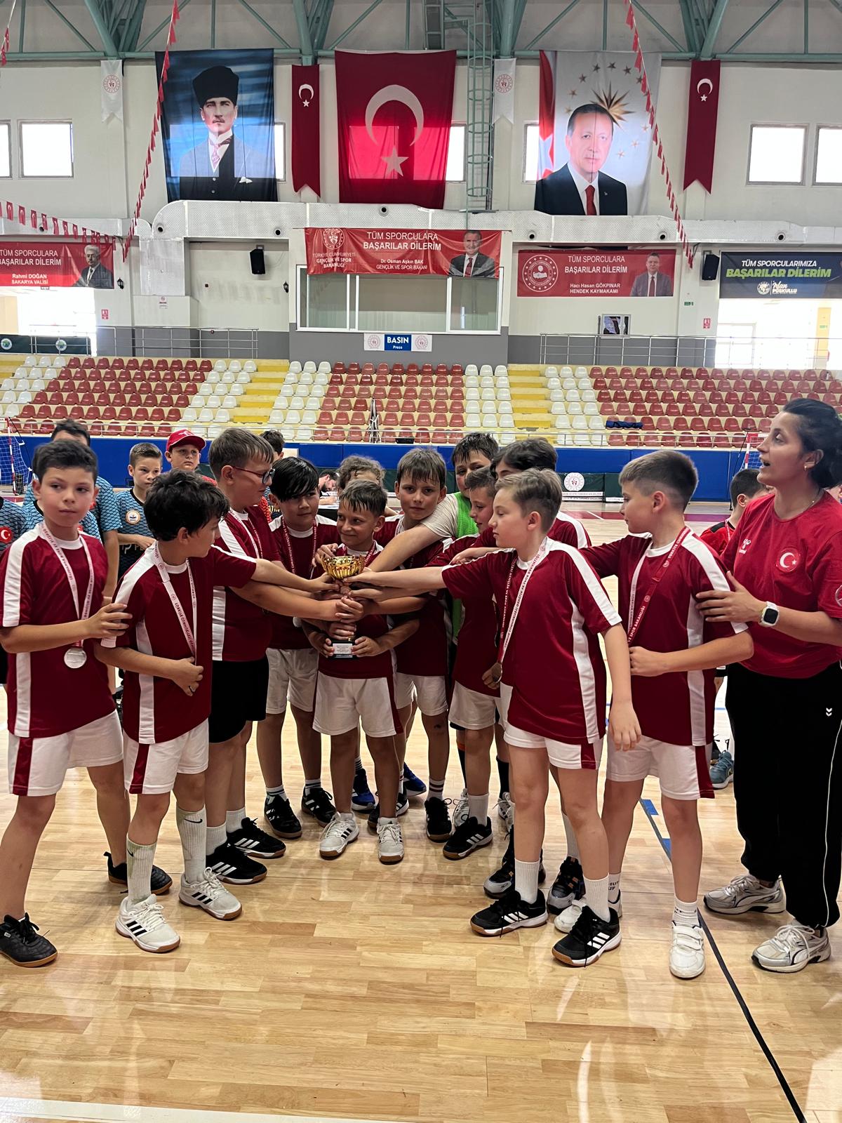 Minik Erkekler Hentbol İl Birinciliği Hendek'te Tamamlandı