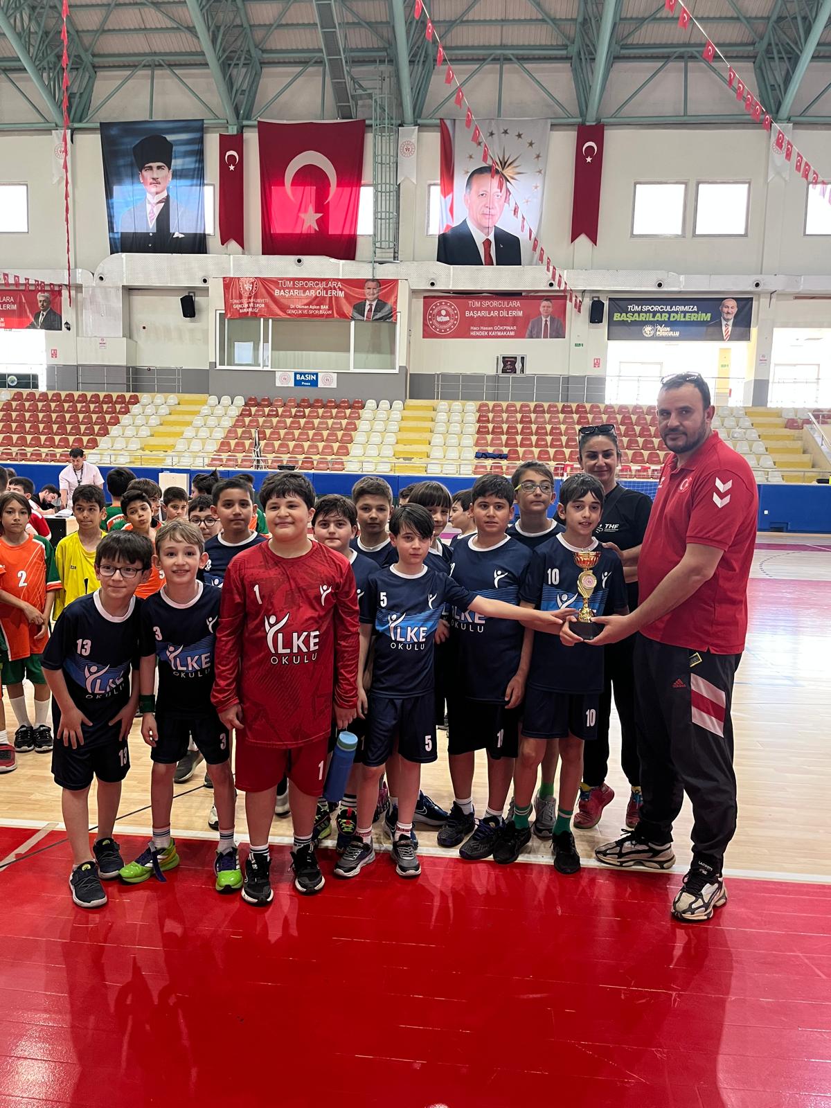 Minik Erkekler Hentbol İl Birinciliği Hendek'te Tamamlandı