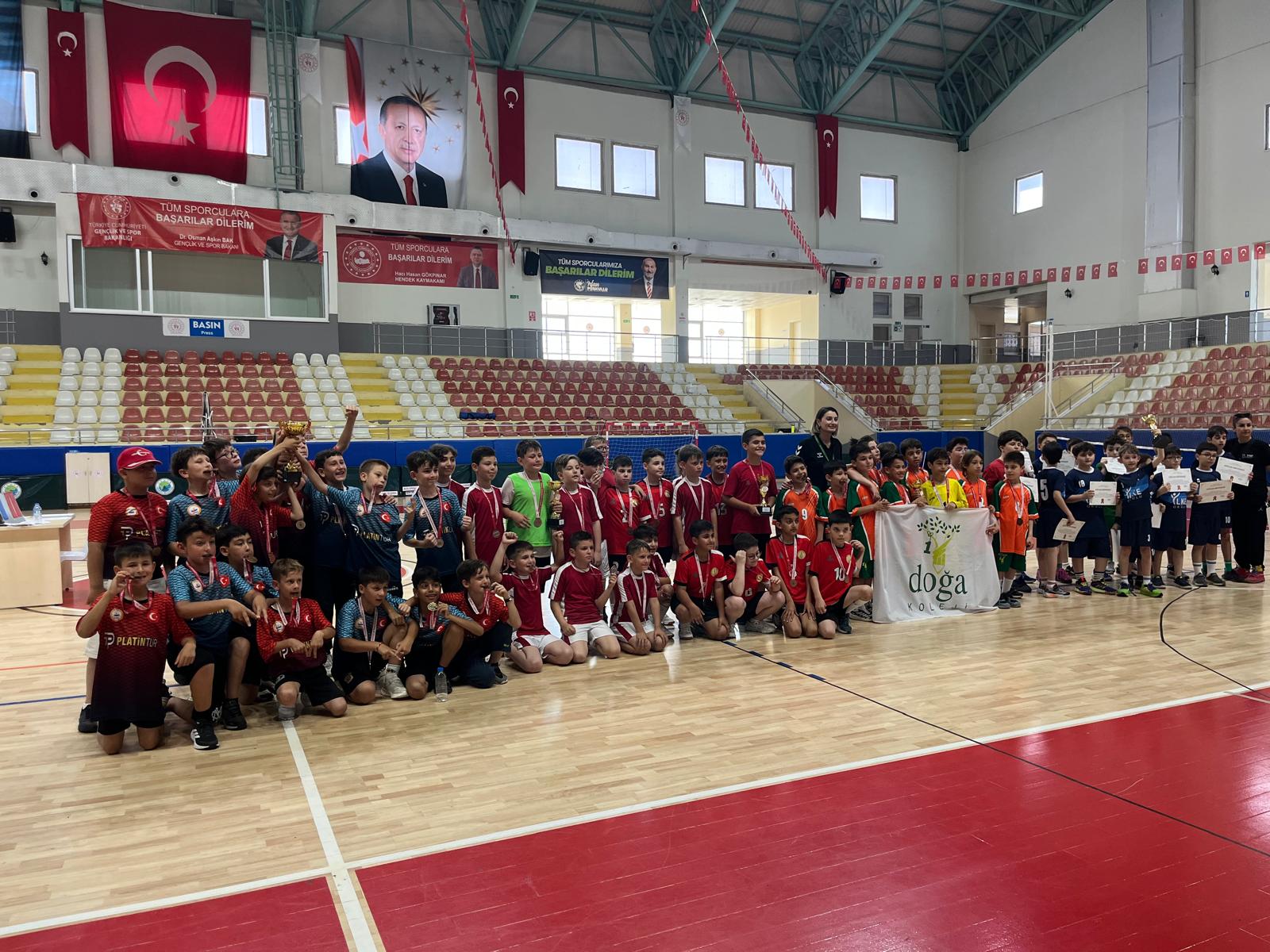 Minik Erkekler Hentbol İl Birinciliği Hendek'te Tamamlandı