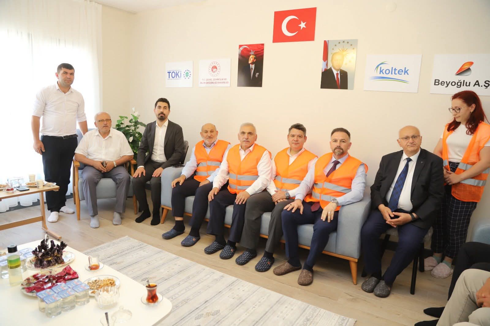 HENDEK AKPINAR’DAKİ TOKİ KONUTLARI YÜKSELMEYE DEVAM EDİYOR