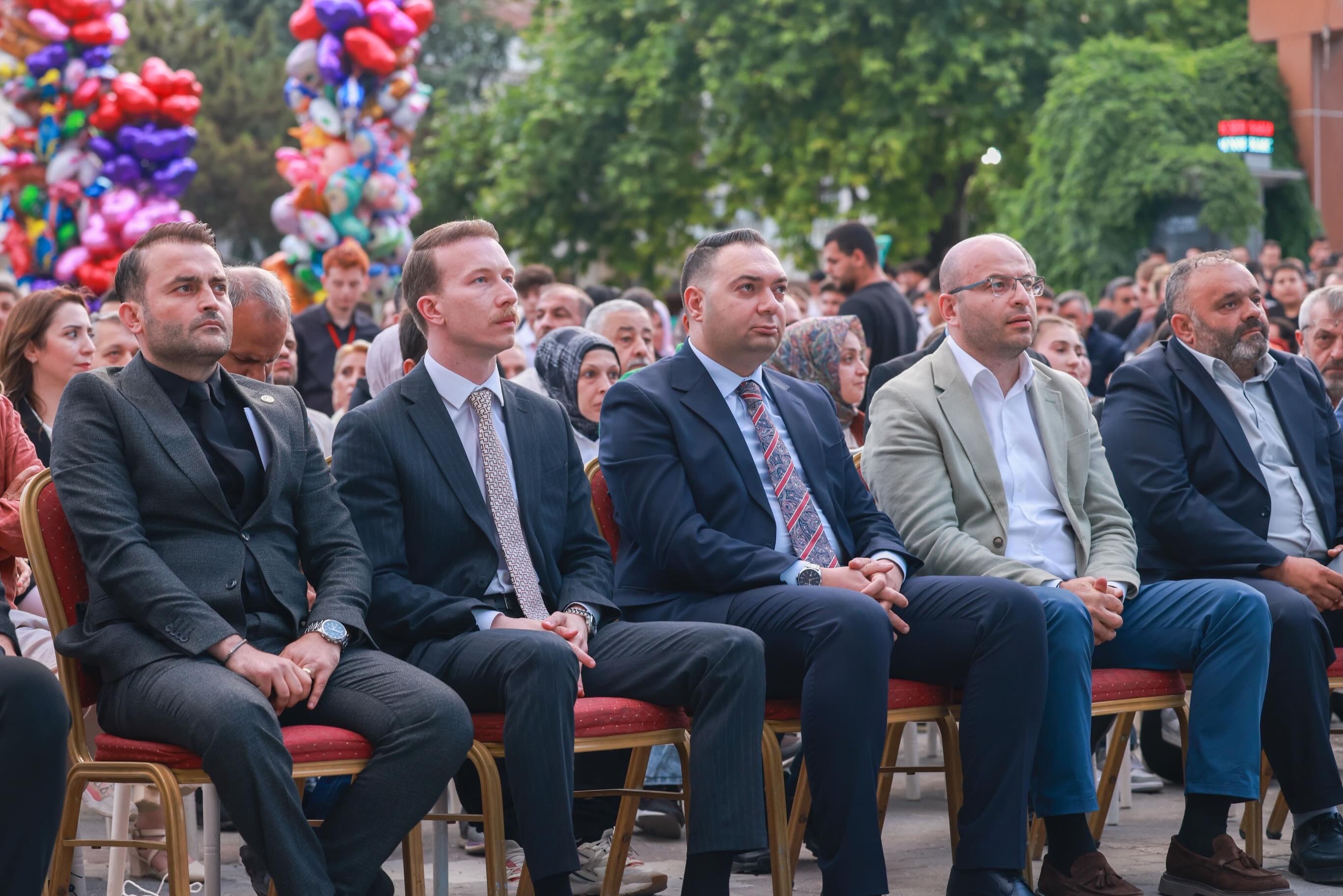 ÜLKÜCÜLERDEN GÖVDE GÖSTERİSİ
