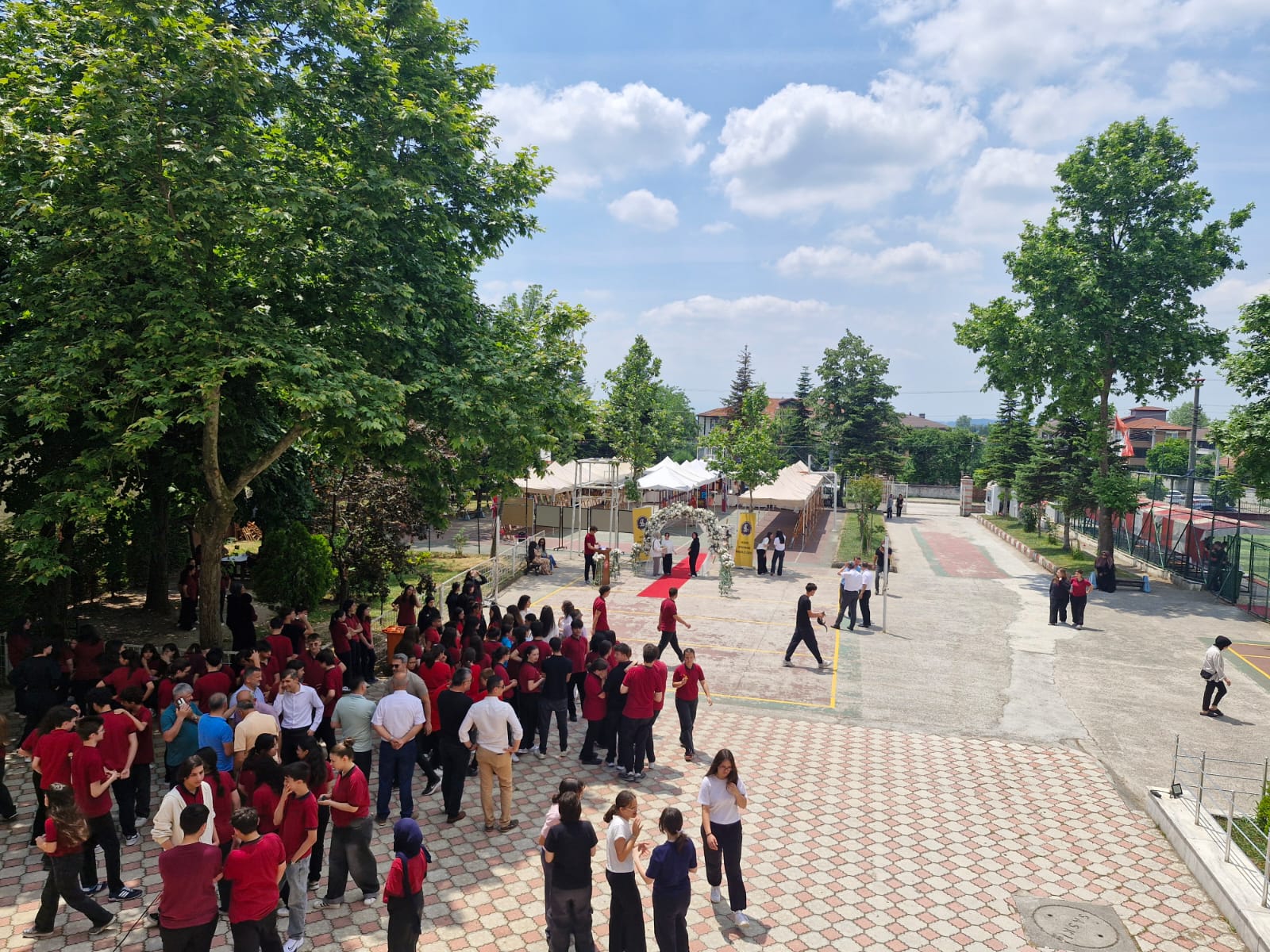 Atike Hanım Anadolu Lisesi’nde 313 Eserlik Görsel Sanatlar Sergisi Açıldı