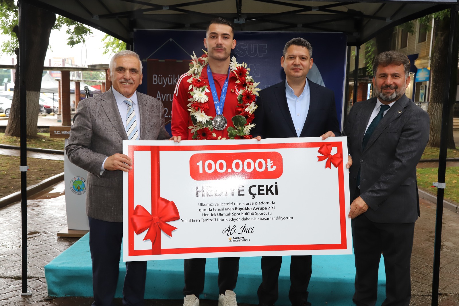 AVRUPA İKİNCİSİ TEMİZEL İÇİN ÖDÜL TÖRENİ DÜZENLENDİ