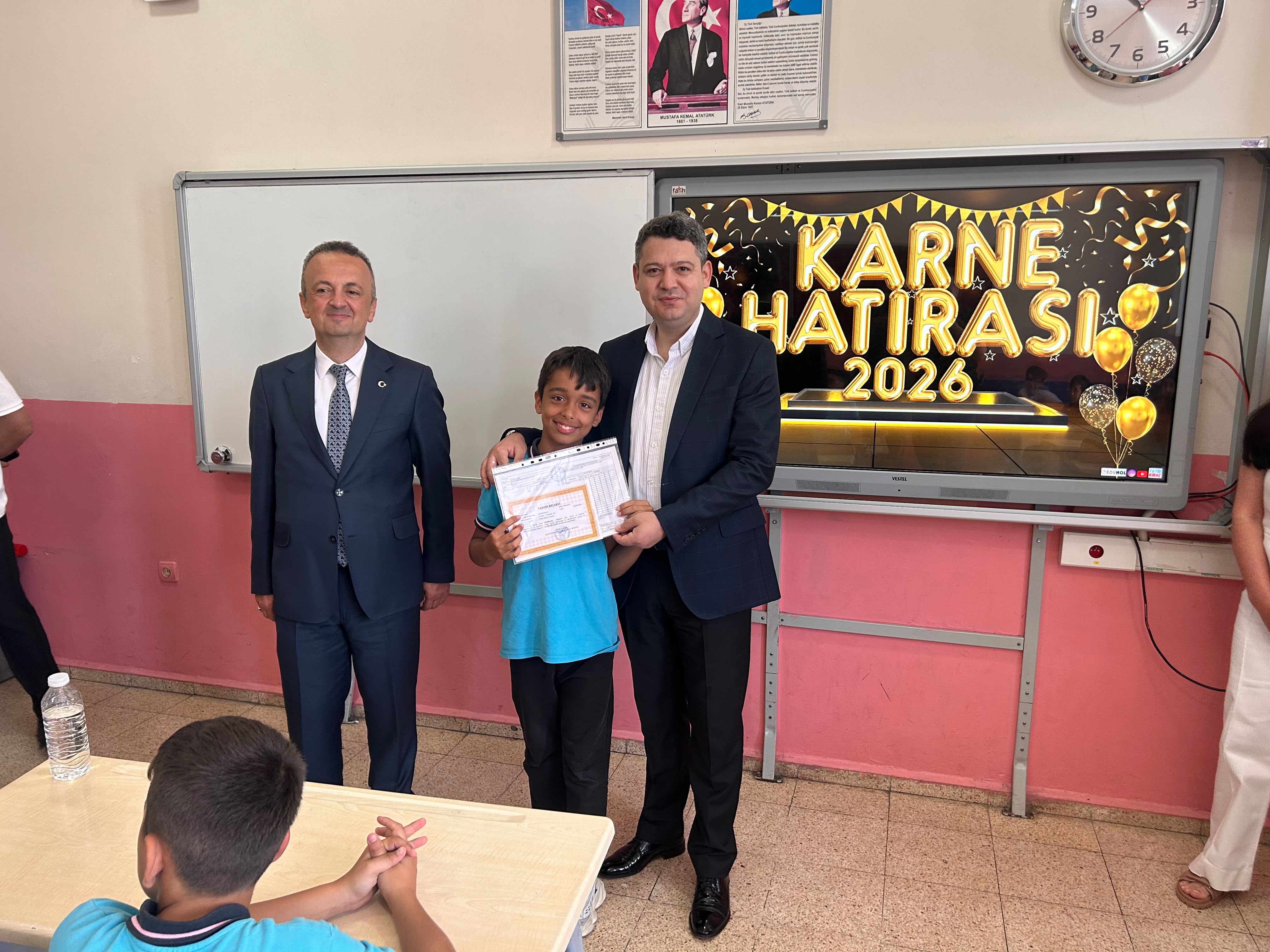 Hendek Protokolü Karne Heyecanına Ortak Oldu