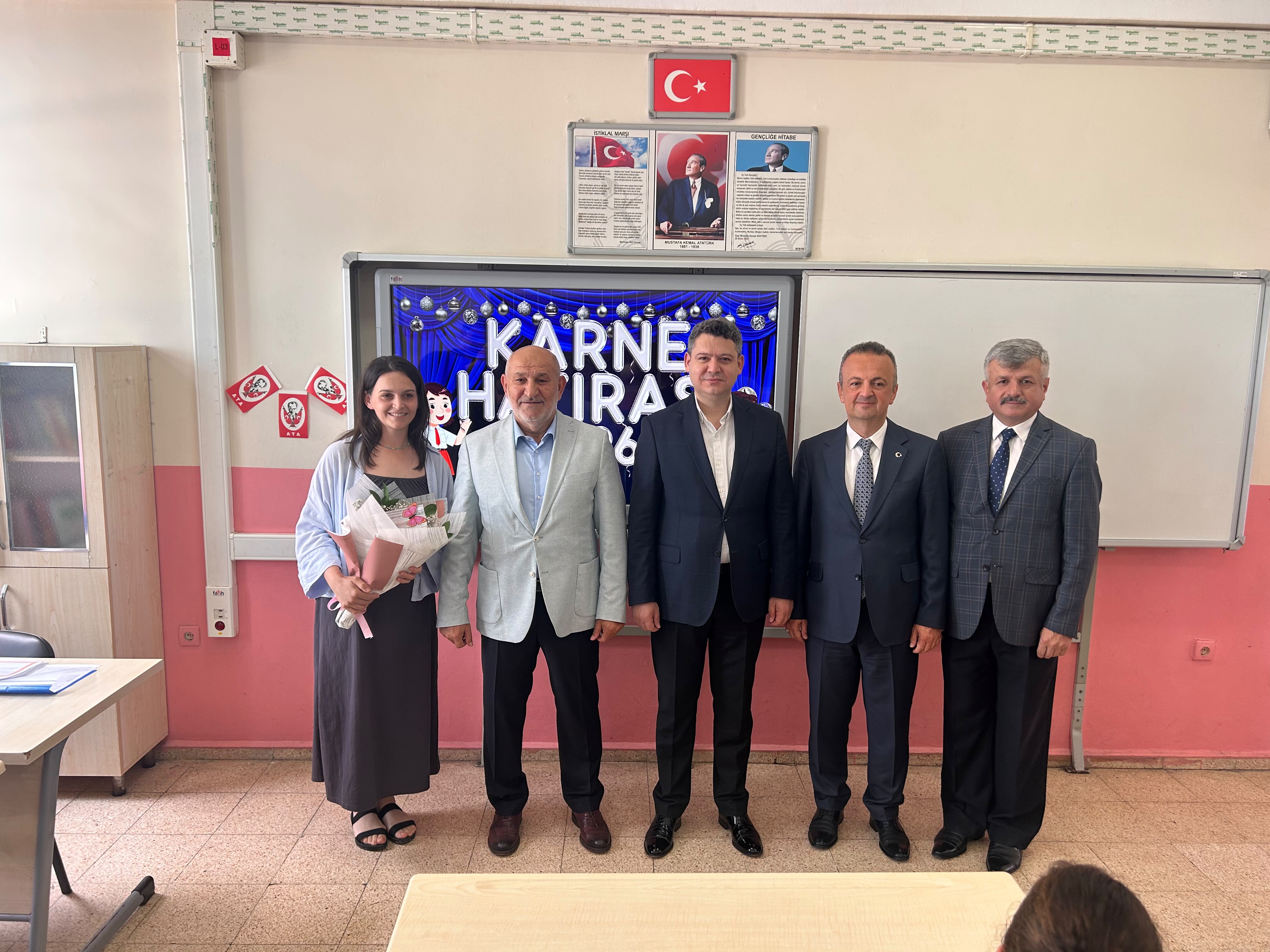 Hendek Protokolü Karne Heyecanına Ortak Oldu