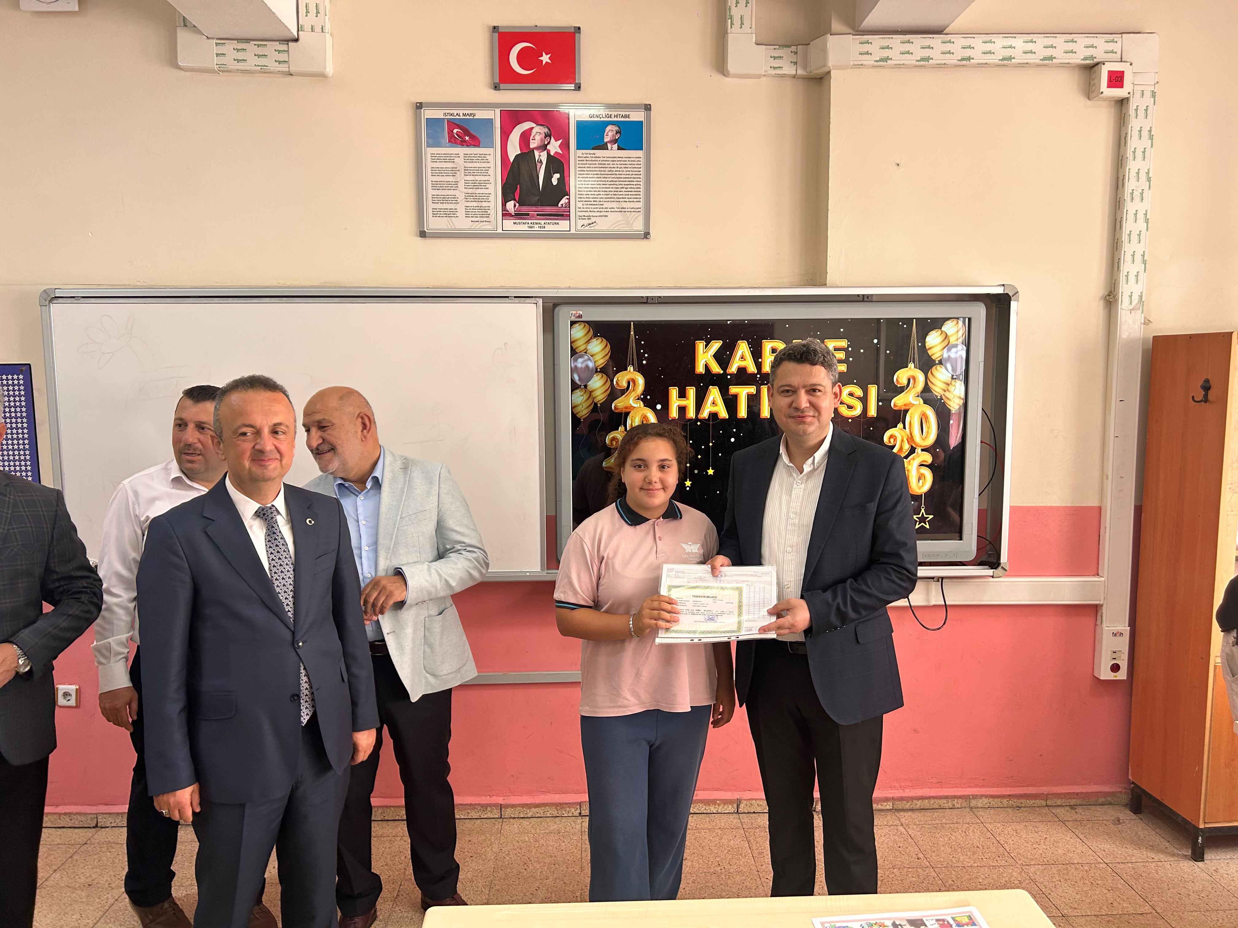 Hendek Protokolü Karne Heyecanına Ortak Oldu