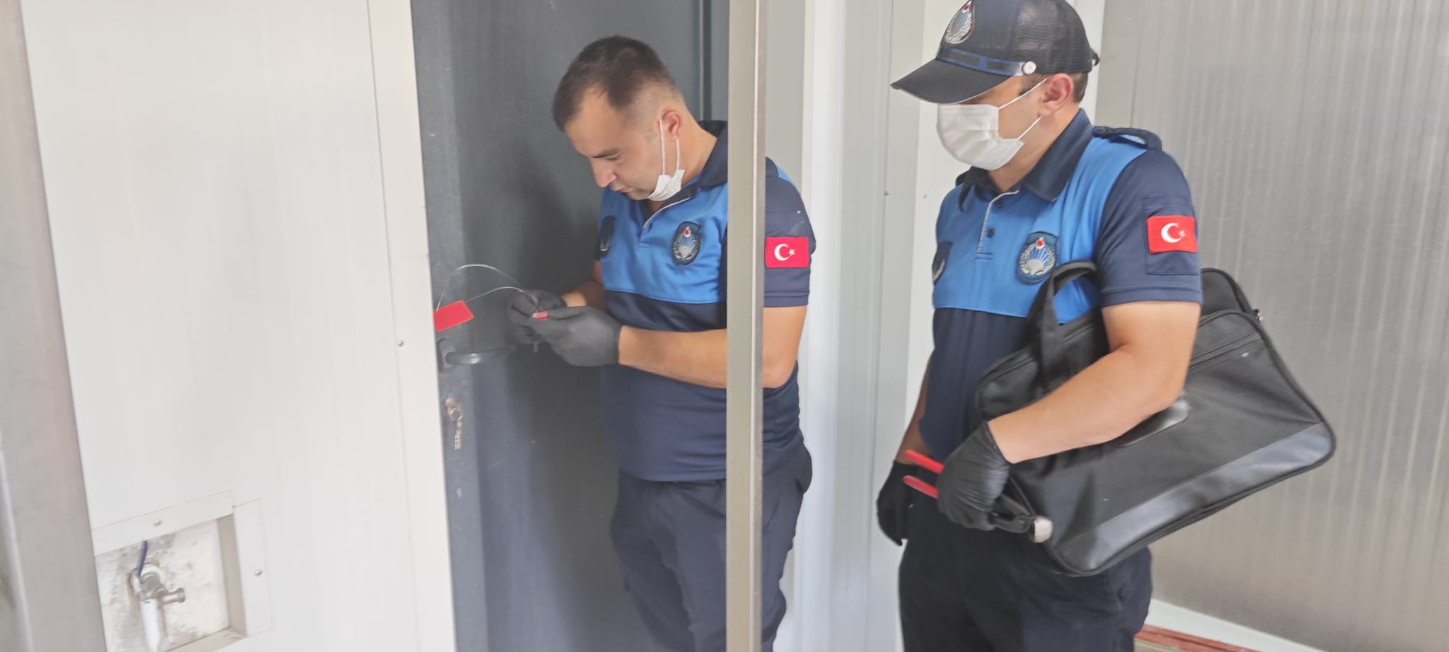 Hendek'te 5.5 Ton Sucuk yapımında kullanılan Etiketsiz Et Ürününe El Konuldu