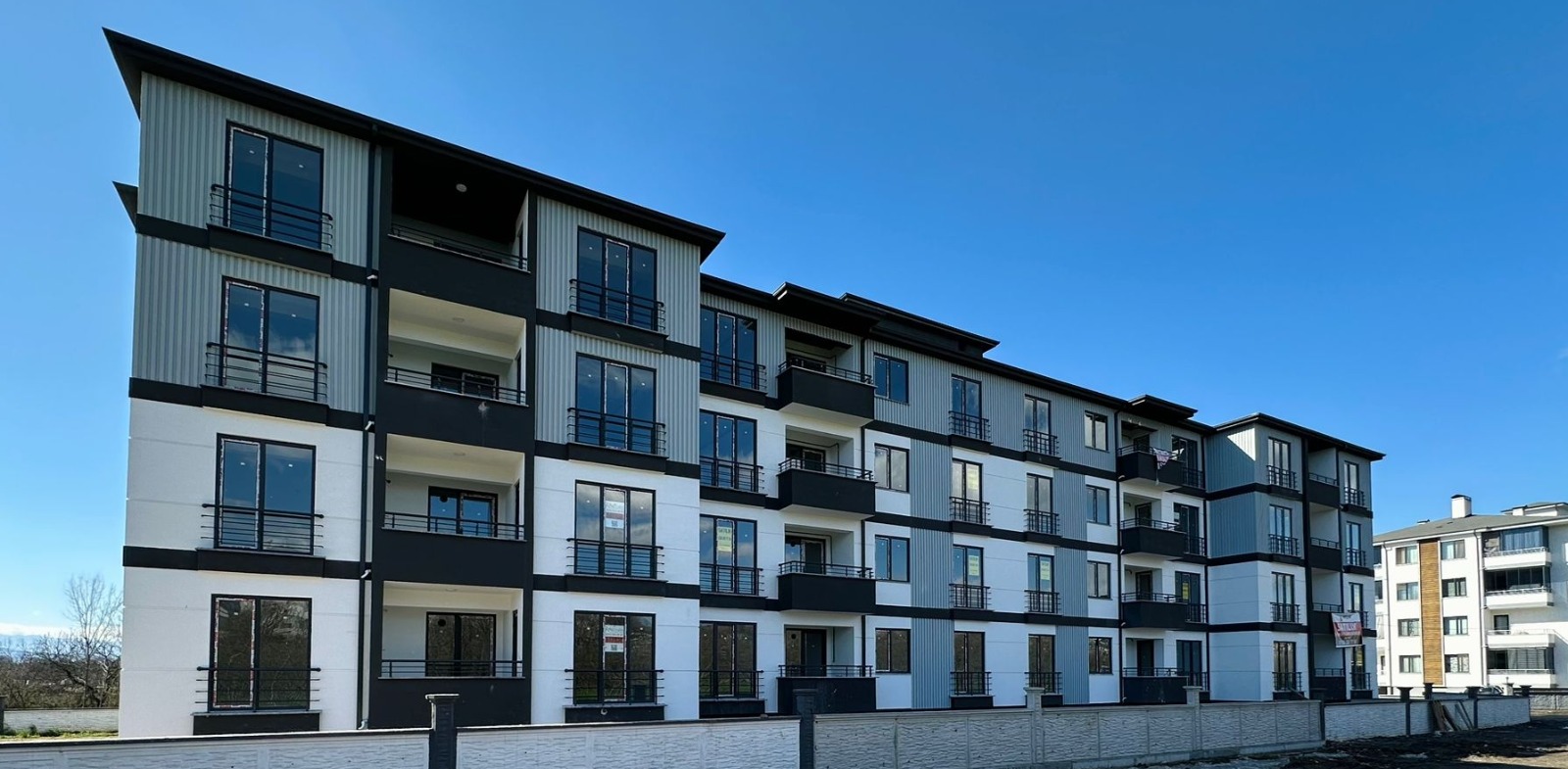 YENİ  MAHALLEDE  2+1 90 M² SATILIK LÜKS DAİRE