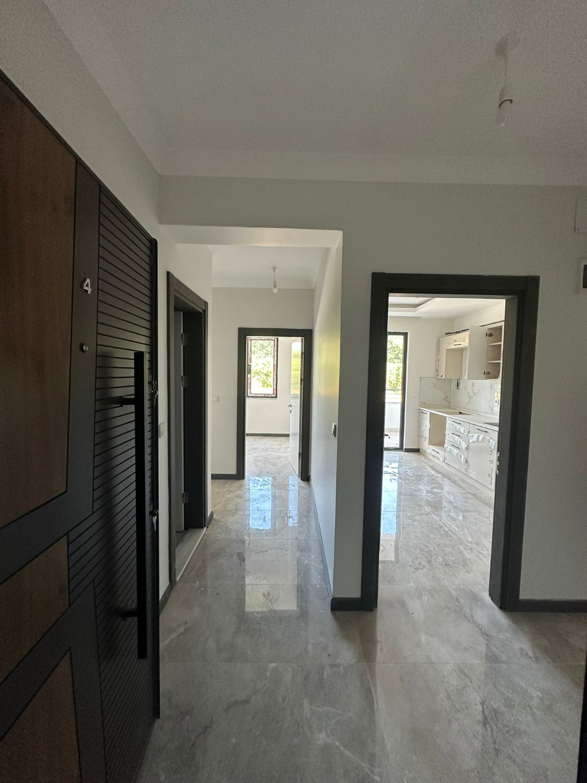 YENİ  MAHALLEDE  2+1 90 M² SATILIK LÜKS DAİRE