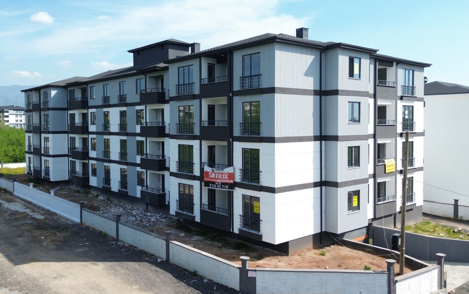 YENİ  MAHALLEDE  2+1 90 M² SATILIK LÜKS DAİRE