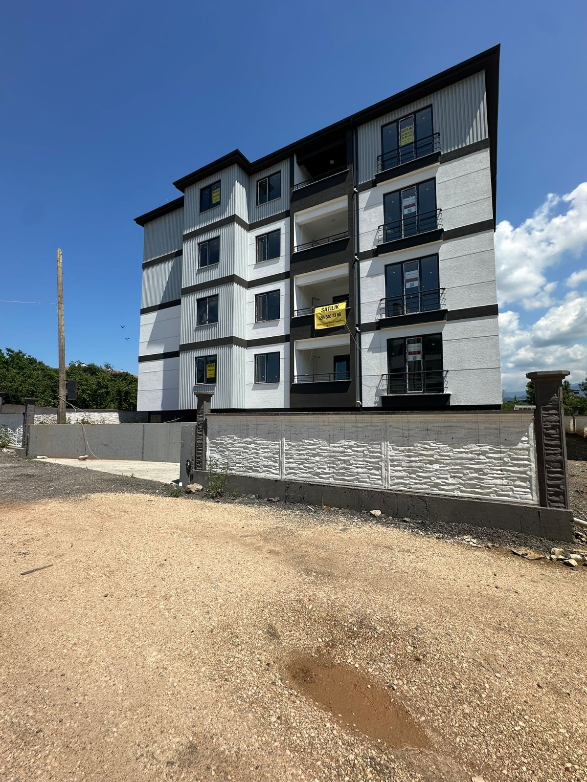 YENİ  MAHALLEDE  2+1 90 M² SATILIK LÜKS DAİRE
