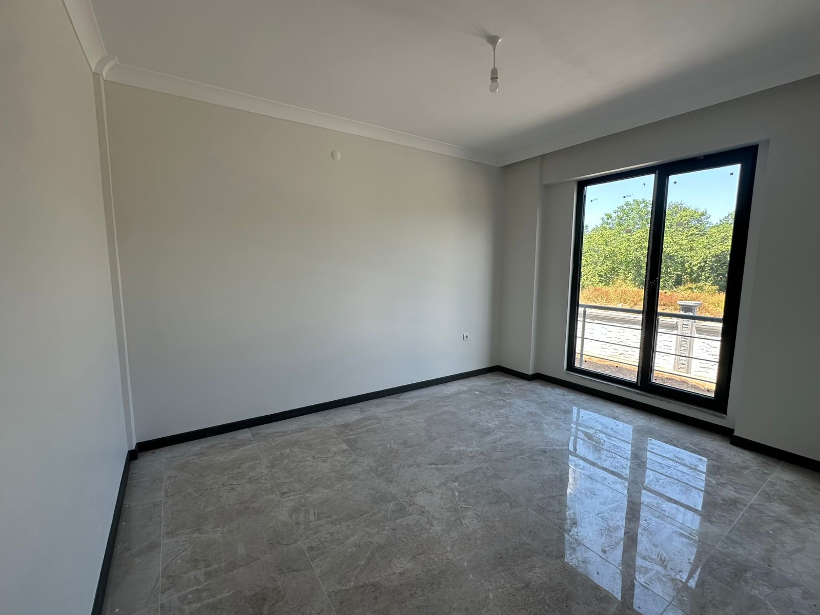 YENİ  MAHALLEDE  2+1 90 M² SATILIK LÜKS DAİRE