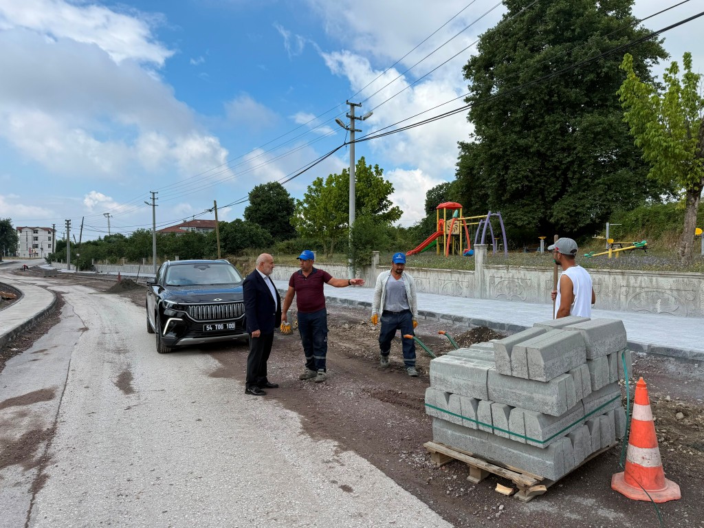 HENDEK’TE SOKAK SOKAK HİZMET SEFERBERLİĞİ DEVAM EDİYOR