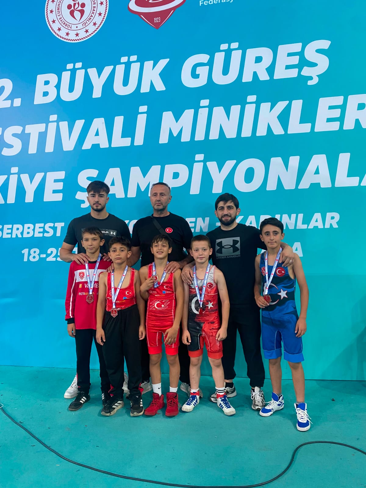 HENDEK OLİMPİK SPOR KULÜBÜ MİNİKLER GÜREŞ TÜRKİYE ŞAMPİYONASINDAN BAŞARI İLE DÖNDÜ