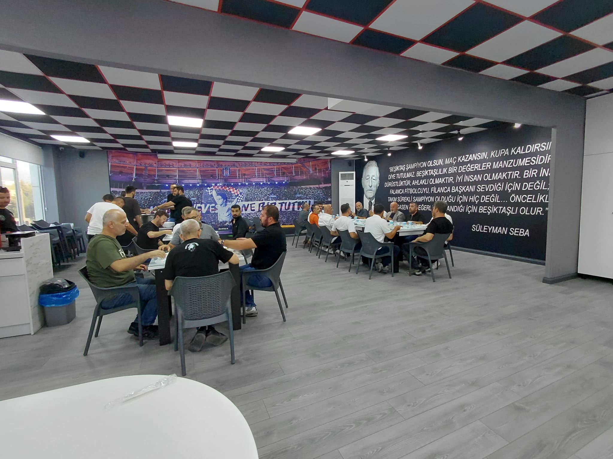 Beşiktaş'ın Efsane Başkanı Süleyman Seba Hendek'te Dualarla Anıldı