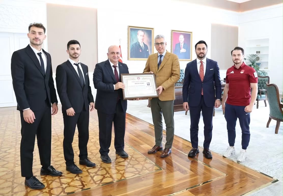 Hendek’li Dünya Şampiyonumuz Yusuf Eren Temizel’den Anlamlı ziyaret