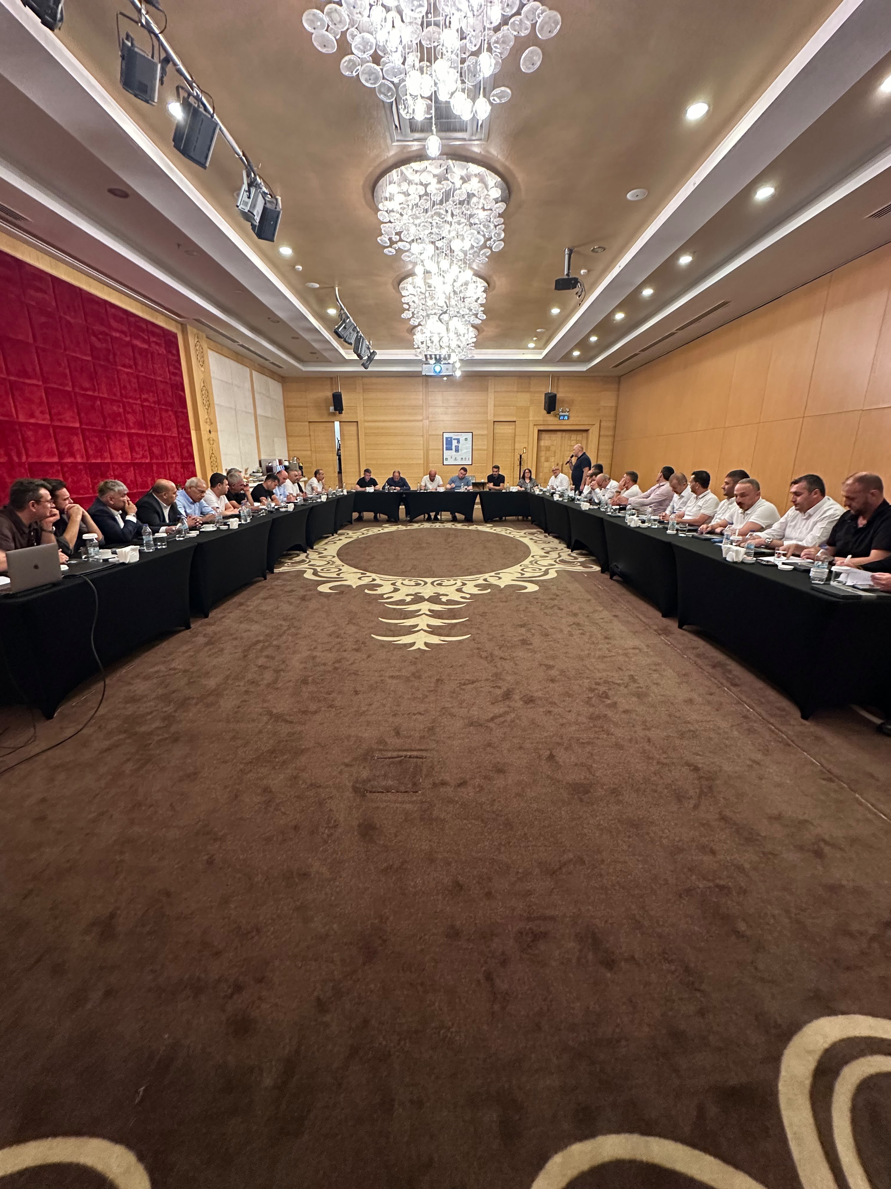 MHP SAKARYA TEŞKİLATI ABANT’TA KAMPA GİRDİ