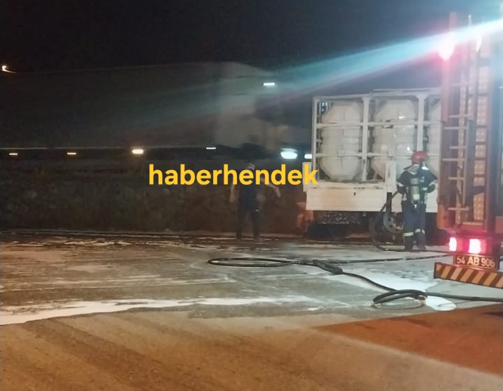 Tankerden Sızan Asit Ekipleri alarma geçirdi