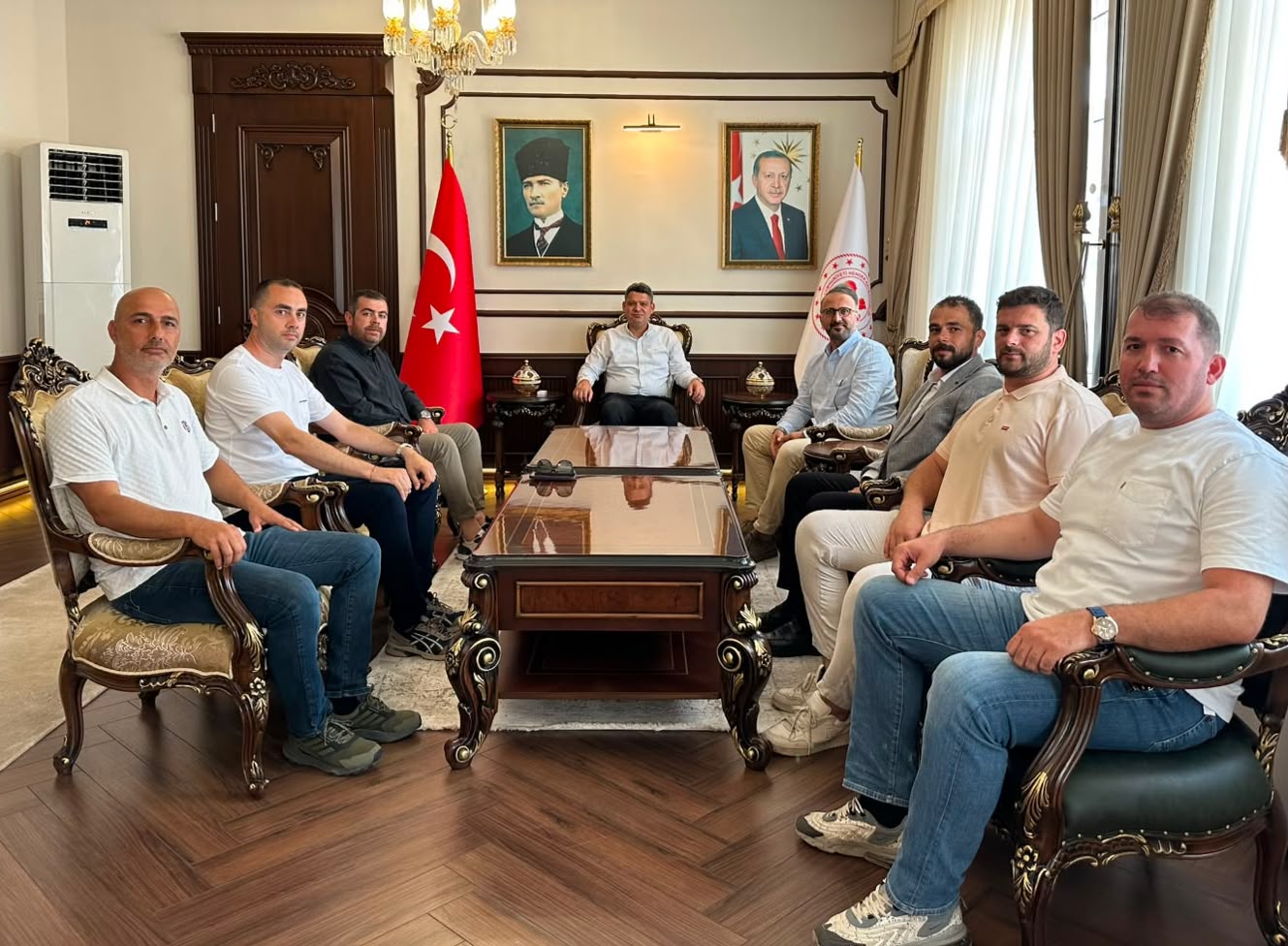Hendek Beşiktaşlılar Derneği'nden Kaymakam Gökpınar'a Ziyaret