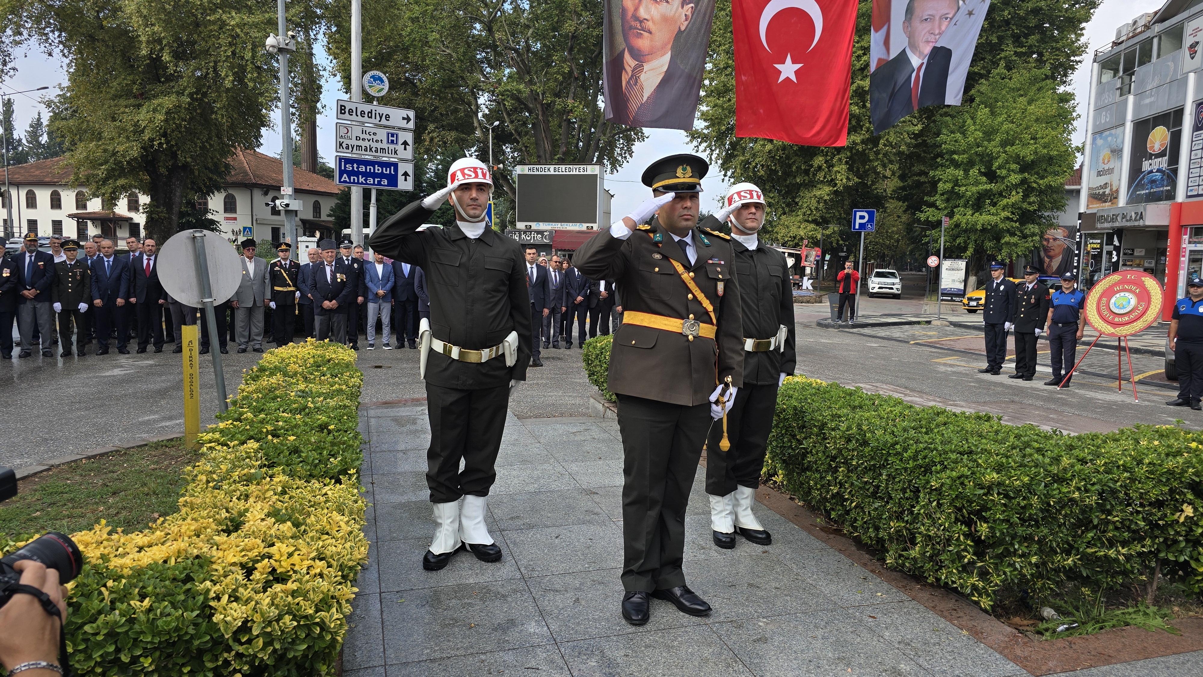 BÜYÜK ZAFERİN 104. YILI HENDEK’TE KUTLANDI