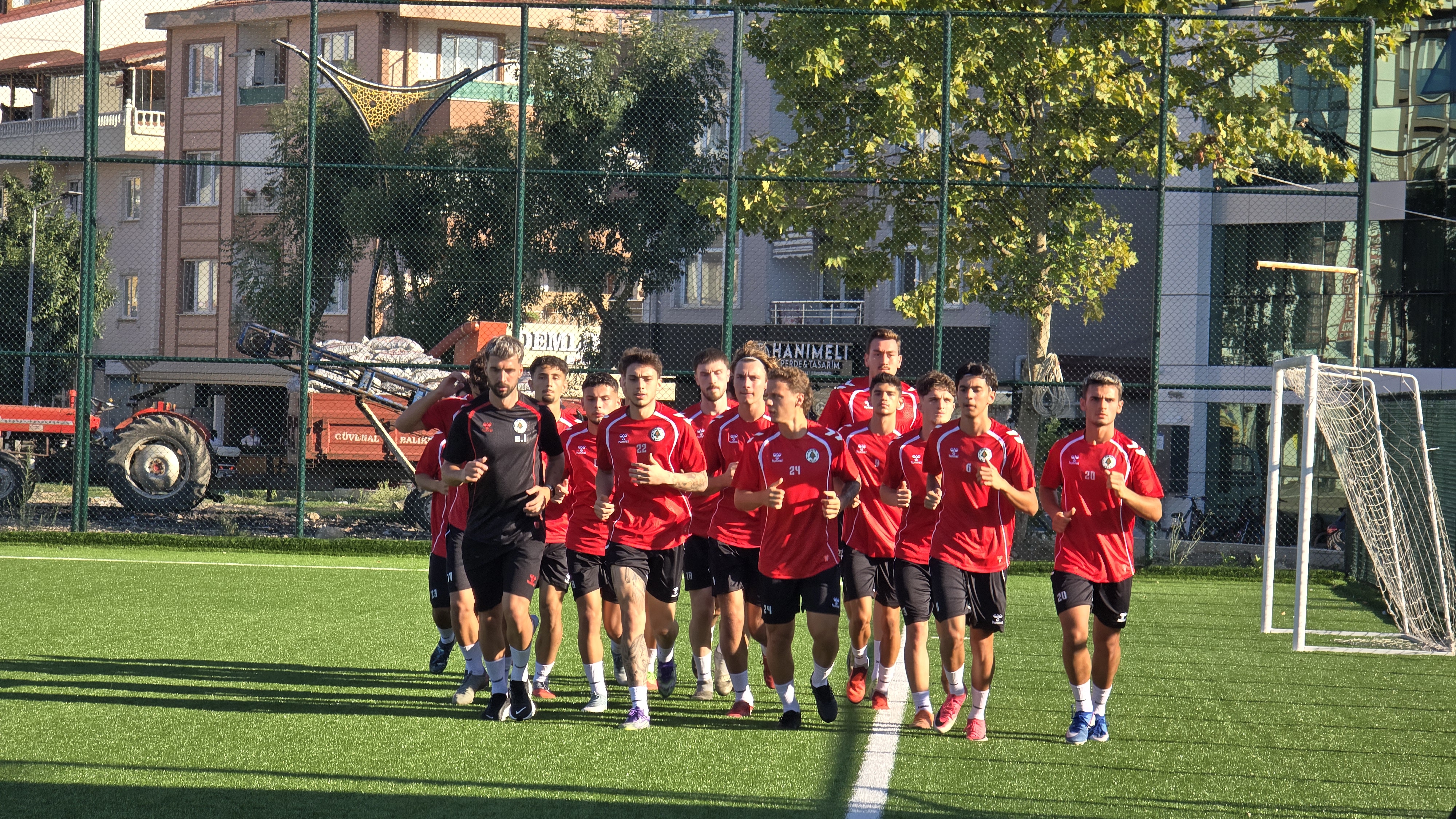 Hendekspor Sahaya İndi