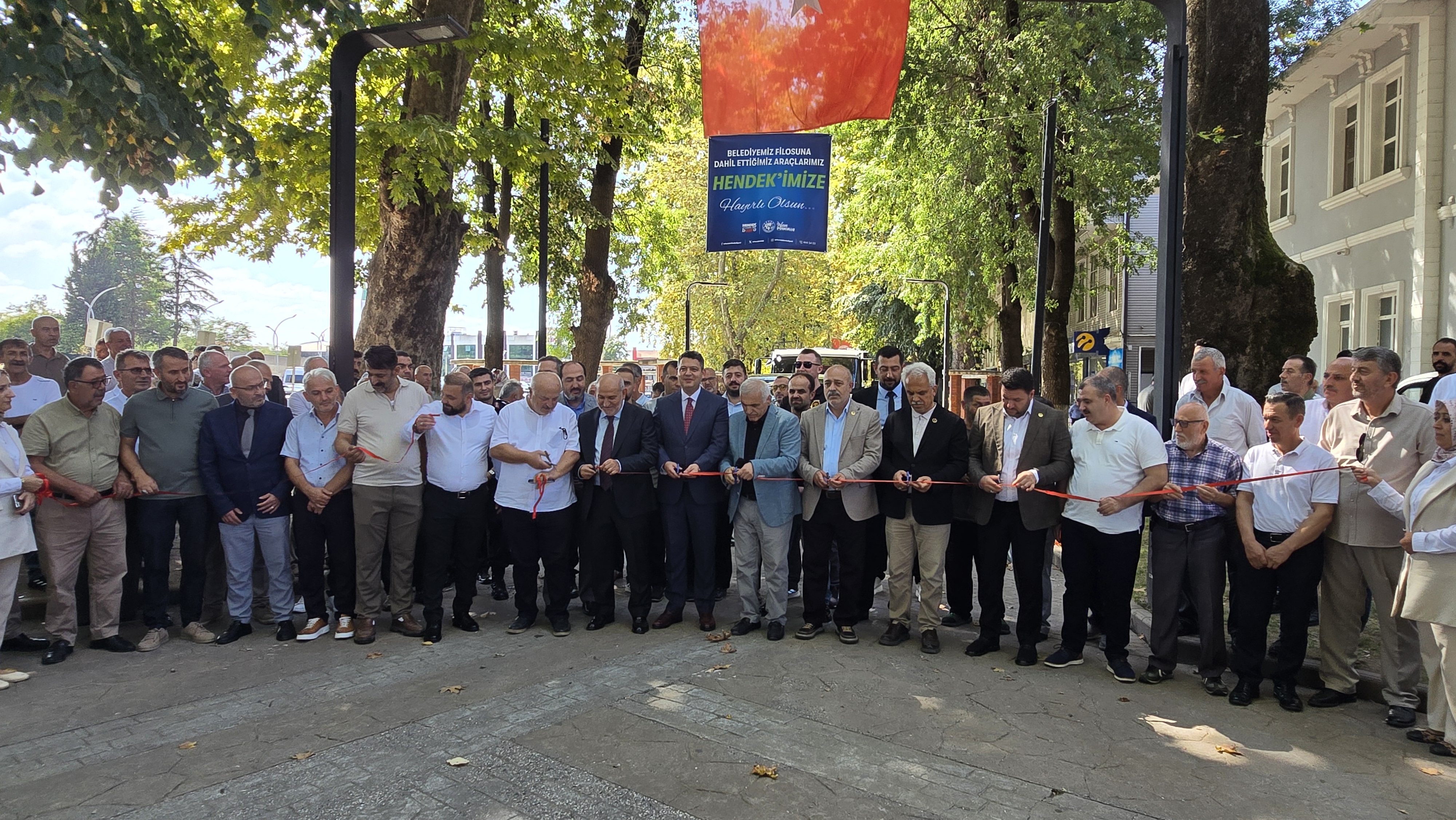 HENDEK BELEDİYESİ ARAÇ FİLOSUNU GÜÇLENDİRMEYE DEVAM EDİYOR