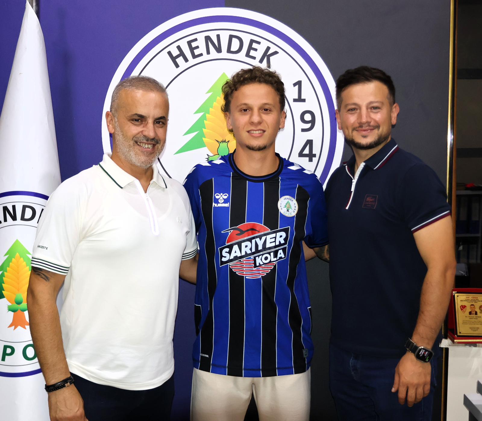 Hendekspor’da İki İmza daha
