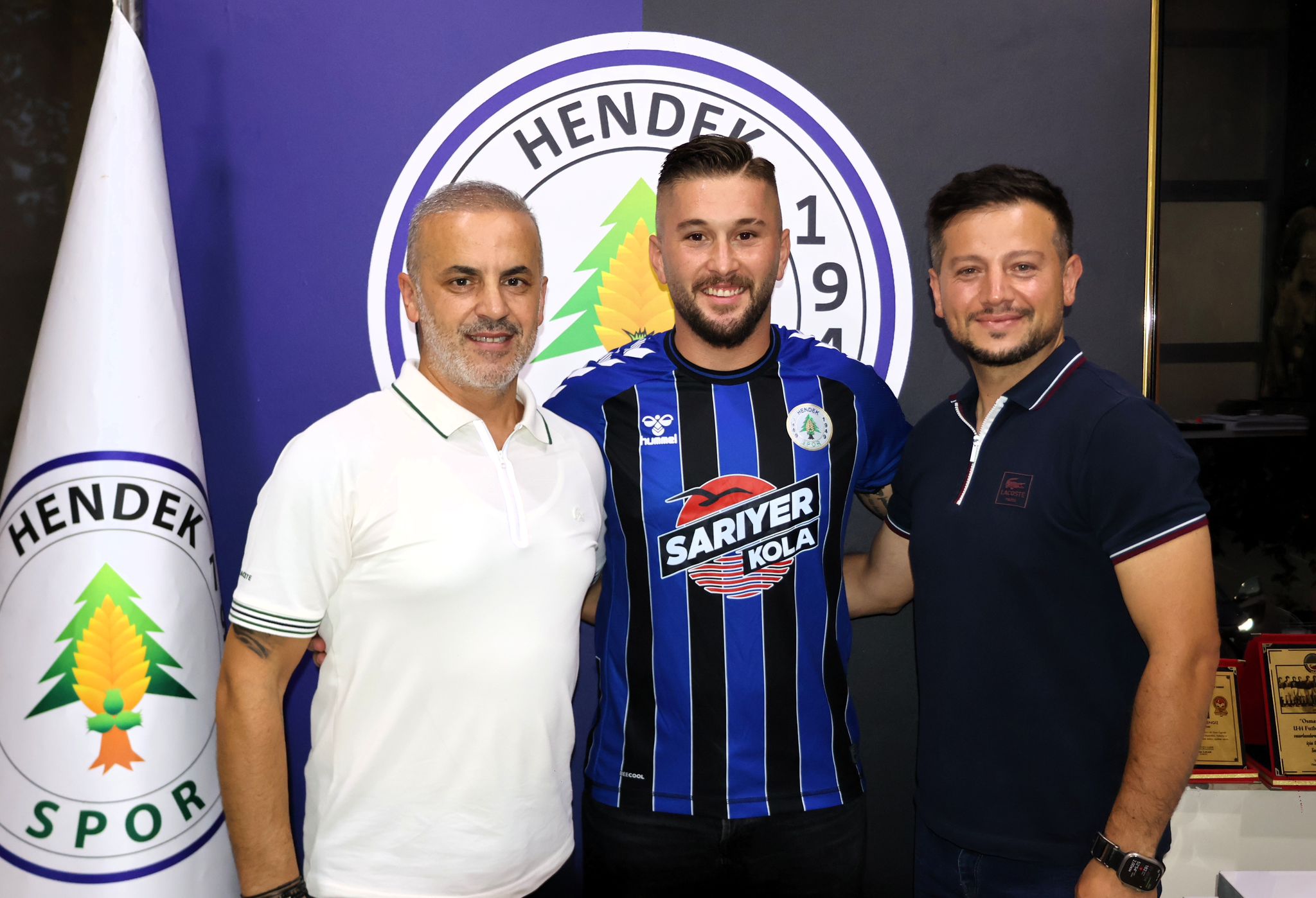 Hendekspor’da İki İmza daha