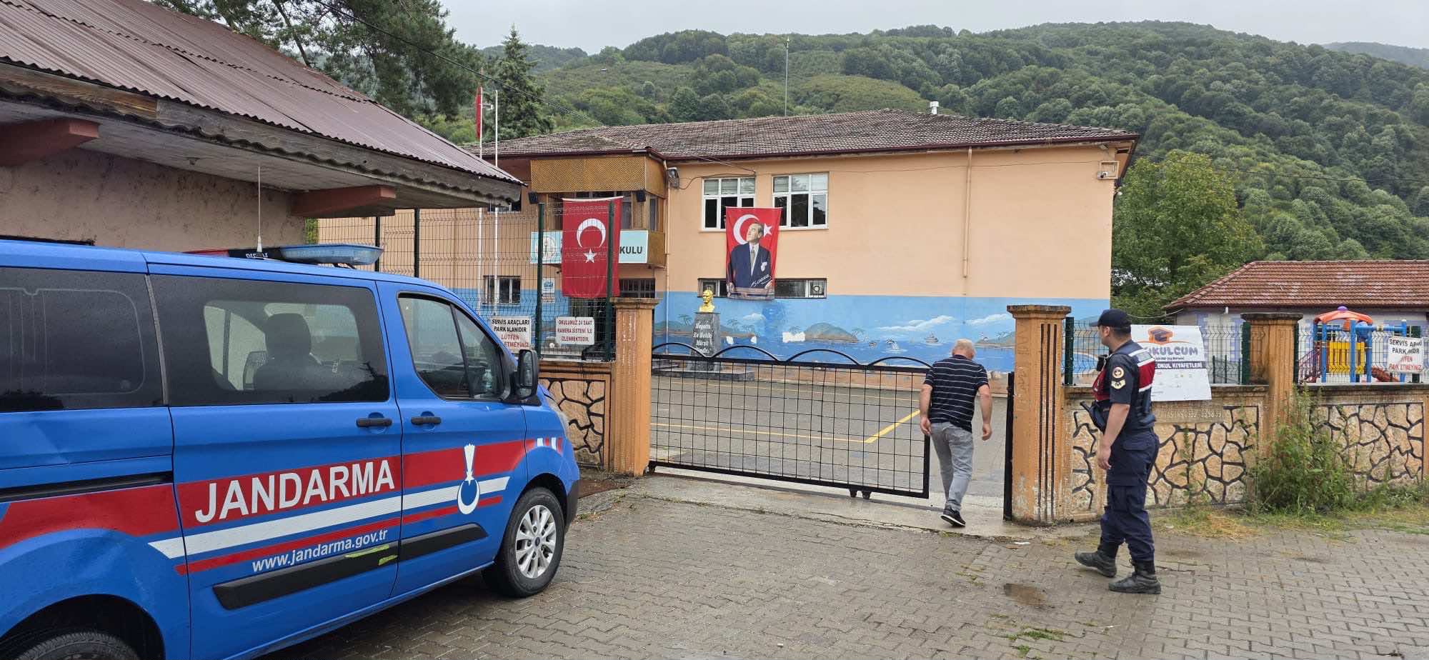 Hendek’te Yeni Eğitim Yılı Başladı, Okullarda Güvenlik Tedbirleri Artırıldı