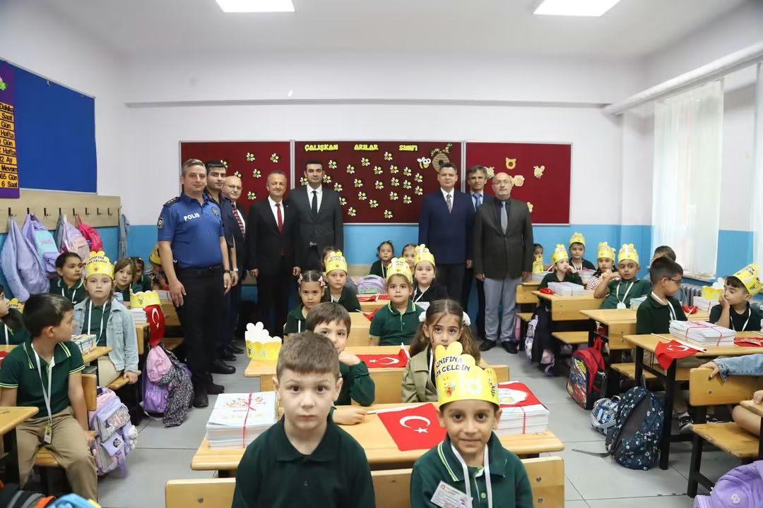 Hendek’te Yeni Eğitim Yılı Başladı, Okullarda Güvenlik Tedbirleri Artırıldı