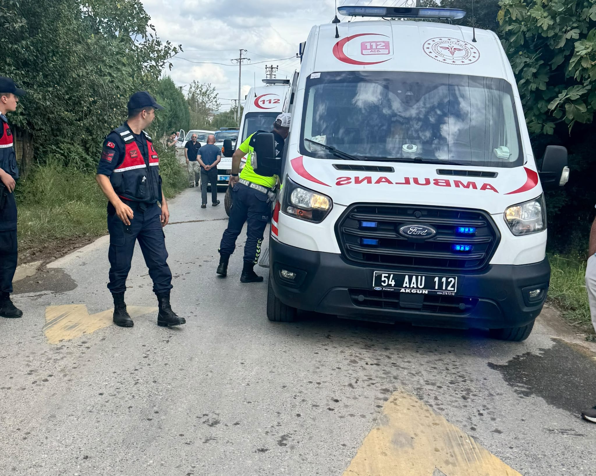 Hendek Servetiye Yolu’nda Trafik Kazası; 2 Yaralı