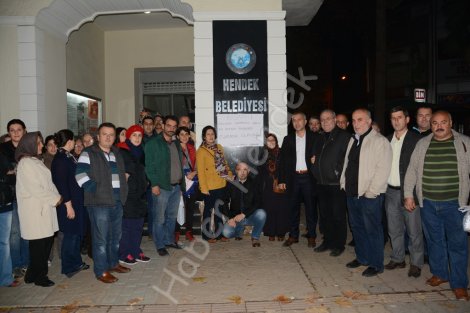 Kemaliye halki kararli “başkan,karşimiza çikmadiğin sürece biz her gün çoğalarak burada olacağiz “