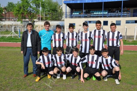 Derbide kazanan u 16 hendek gençlik oldu