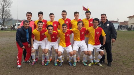 Akovaspor güzel futbolunu üç golle süsledi