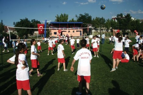 Hendek belediyesi yaz spor okullari başliyor