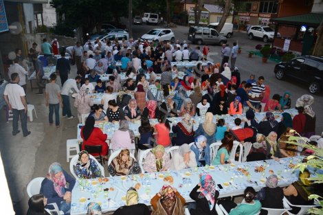 Kemaliye mahalle sakinleri iftarda buluştu