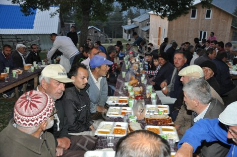 Yaylacilar zirvede iftarda buluştu