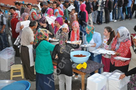 Dikmen mahallesi iftarda buluştu