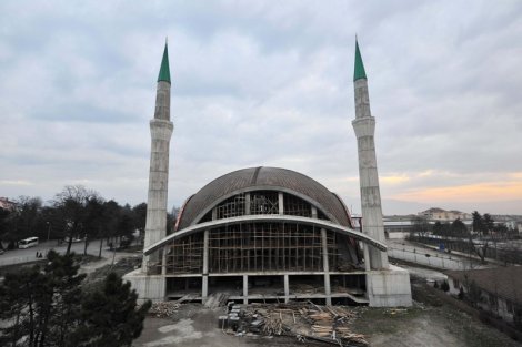 Rasimpaşa camii’ in kubbesi tamamlandi