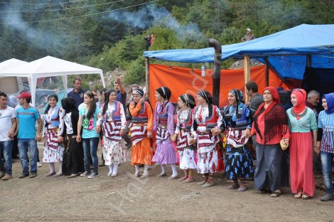 Hendek’te yayla finali çiğdem yaylasiyla yapildi