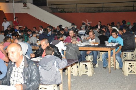 Dikmen gençleri iftarda buluştu