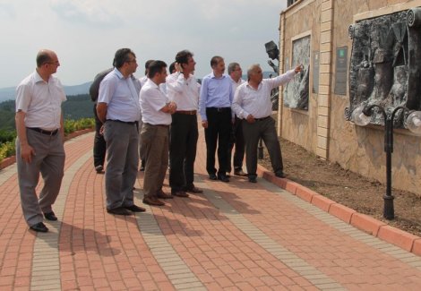 Sağlikçilar, bayraktepe’de toplandi