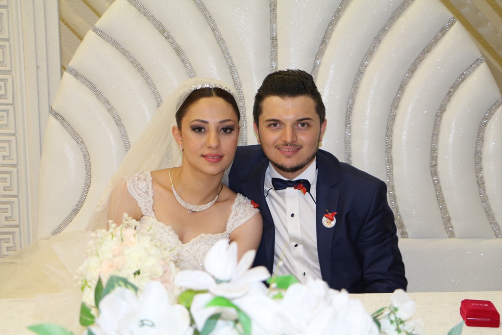 AYŞEGÜL& BEDİRHAN BİR ÖMÜR HAYATA YELKEN AÇTILAR